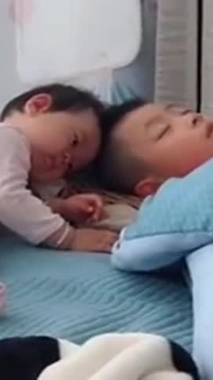 沉睡的妹妹游戏场景